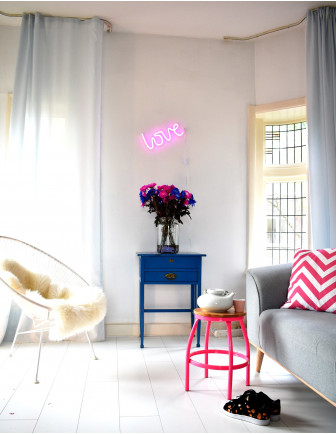Lampe Neon LOVE Rose A Little Lovely Company Déco Salon