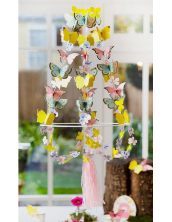 suspension-papillons-en-papier-theme-fee-centre-de-table