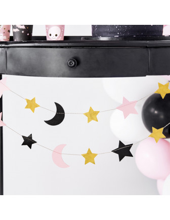 guirlande-etoiles-lunes-baby-shower-bapteme
