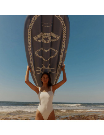 matelas-gonflable-marin-sunnylife-plage