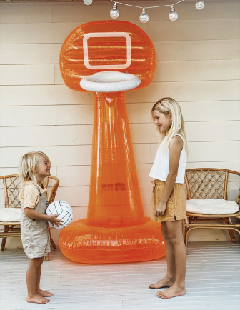 panier-de-basket-geant-gonflable-sunnylife-jeux