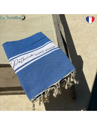 fouta-de-plage-personnalisee-bleu-cadeau-maman-anniversaire