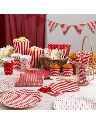 8 assiettes en carton étoiles rouges