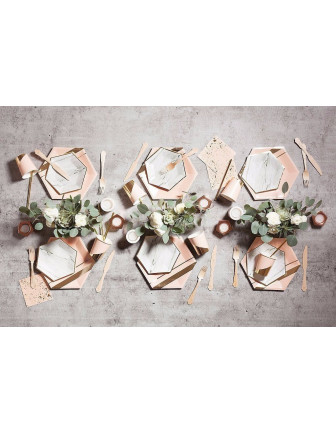 8 grandes assiettes roses avec bandes dorées