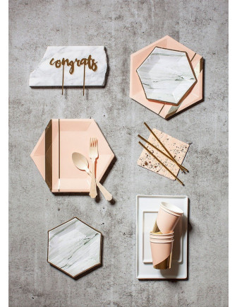 8 grandes assiettes roses avec bandes dorées