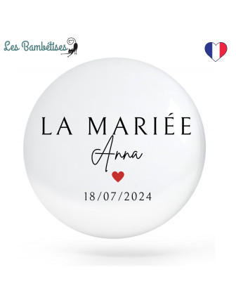 badge-evjf-personnalise-chic-accessoire-la-mariee-enterrement-de-vie-de-jeune-fille