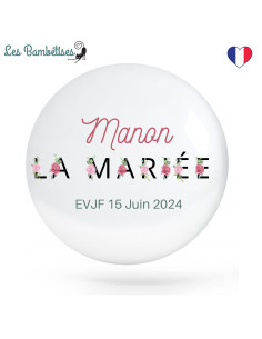 badge-evjf-personnalise-lettres-fleuries-accessoire-la-mariee-evjf