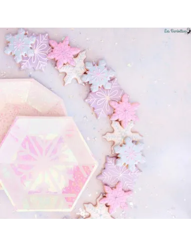8-petites-assiettes-irisees-flocons-de-neige-deco-table-anniversaire-fille