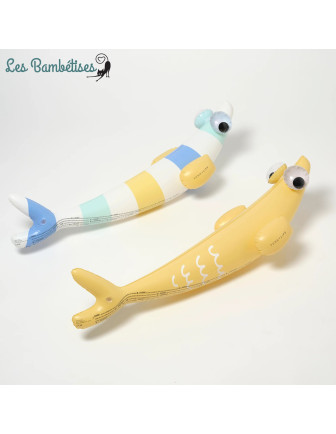 2-frites-gonflable-finn-le-poisson-sunnylife