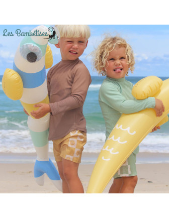 2-frites-gonflable-finn-le-poisson-sunnylife