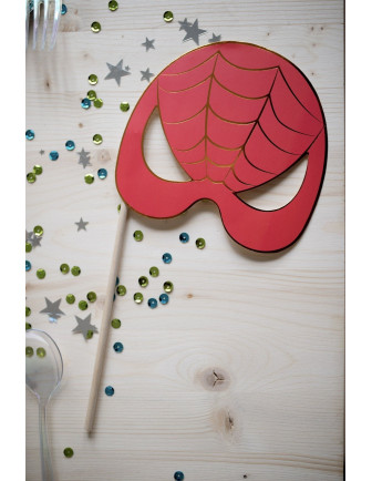 kit-photobooth-8-accessoires-super-heros-et-rideau-fil-spiderman