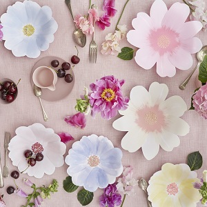 https://www.lesbambetises.com/img/cms/anniversaire-adulte/themes-anniversaire-adulte/adulte-theme-fleurs-pastels/anniversaire-theme-fleur-decoration-fete-deco-table-fleurs-meri-meri_1.jpg